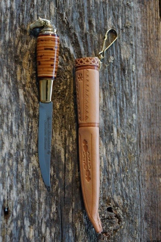 Iisakki Järvenpää Naisten puukko Vaalea tuppi