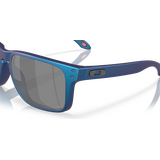 Oakley Holbrook XL, Matte Cyan/Blue Colorshift w/ Prizm Black Polarized