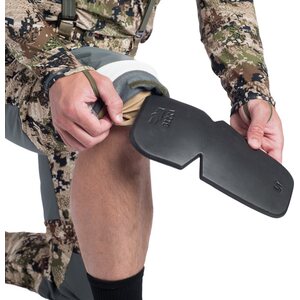 Removable knee pads offer additional protection whether you’re scrambling through talus in the Northern Rockies, picking your way through cactus in the Sonoran Desert, or field dressing an animal.