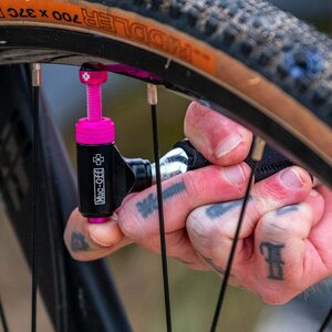 Muc-Off CO2 Pump Road Inflator Kit