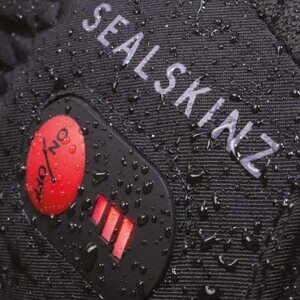 Sealskinz Filby Waterproof Heated Gauntlet