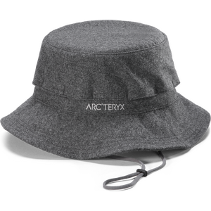 Klobouky se širokou střechou