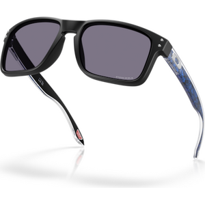 Oakley Holbrook, Matte Black w/ Prizm Grey