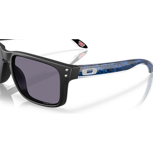 Oakley Holbrook, Matte Black w/ Prizm Grey