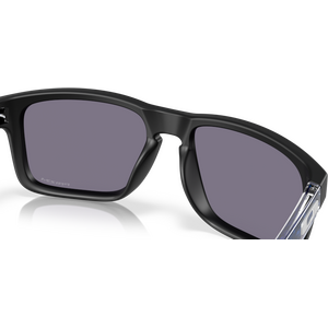Oakley Holbrook, Matte Black w/ Prizm Grey