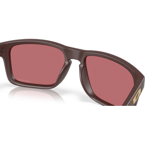 Oakley Holbrook, Matte Grenache w/ Prizm Dark Golf