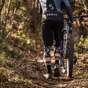 Seryt Flow Line Kneepads