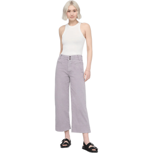 Model is 180 cm (5'11) and wears W27/L26.