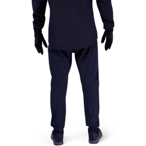 Model is 178 cm (5'10") with a 76 cm (30") waist and is wearing a size 32