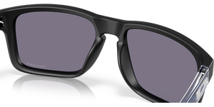 Oakley Holbrook, Matte Black w/ Prizm Grey